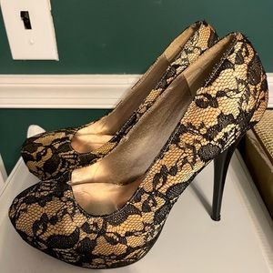 Charlotte Rouse size 9 black and tan heels